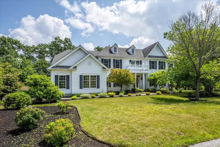 12 Valley View Dr, Grafton, MA 01536