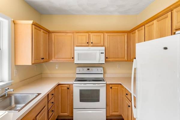 Ayer, MA 01432,301 Autumn Ridge Dr #301