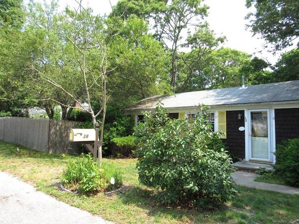 Yarmouth, MA 02673,38 Lake Rd W