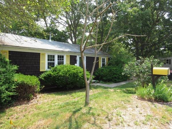 Yarmouth, MA 02673,38 Lake Rd W