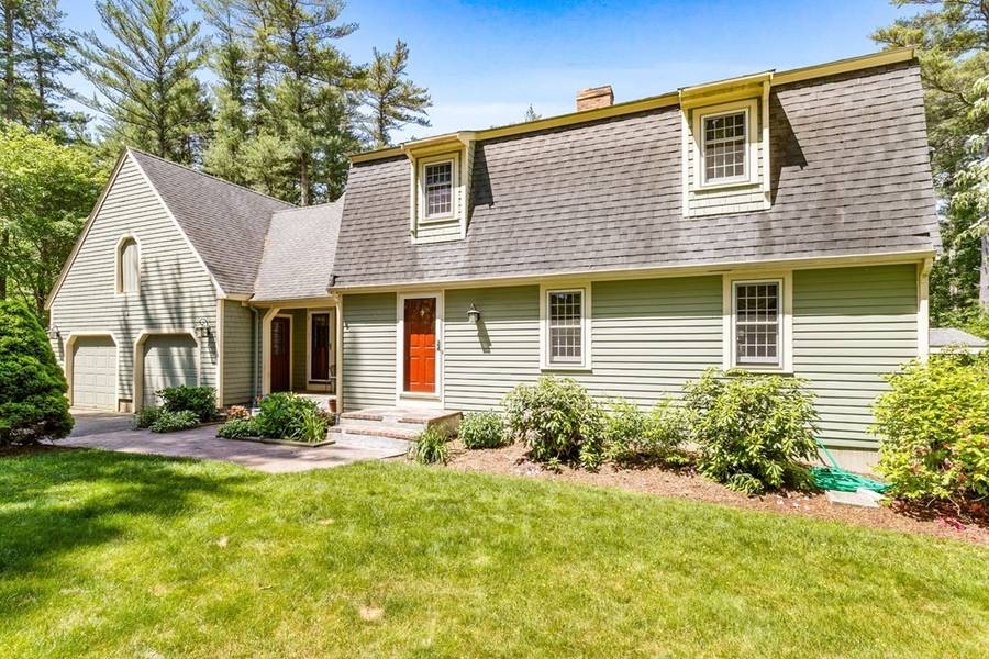 35 South Kingman Street, Lakeville, MA 02347