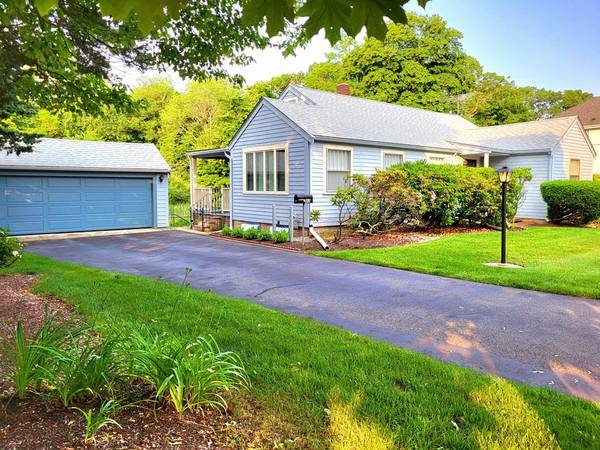 40 South St, Holbrook, MA 02343