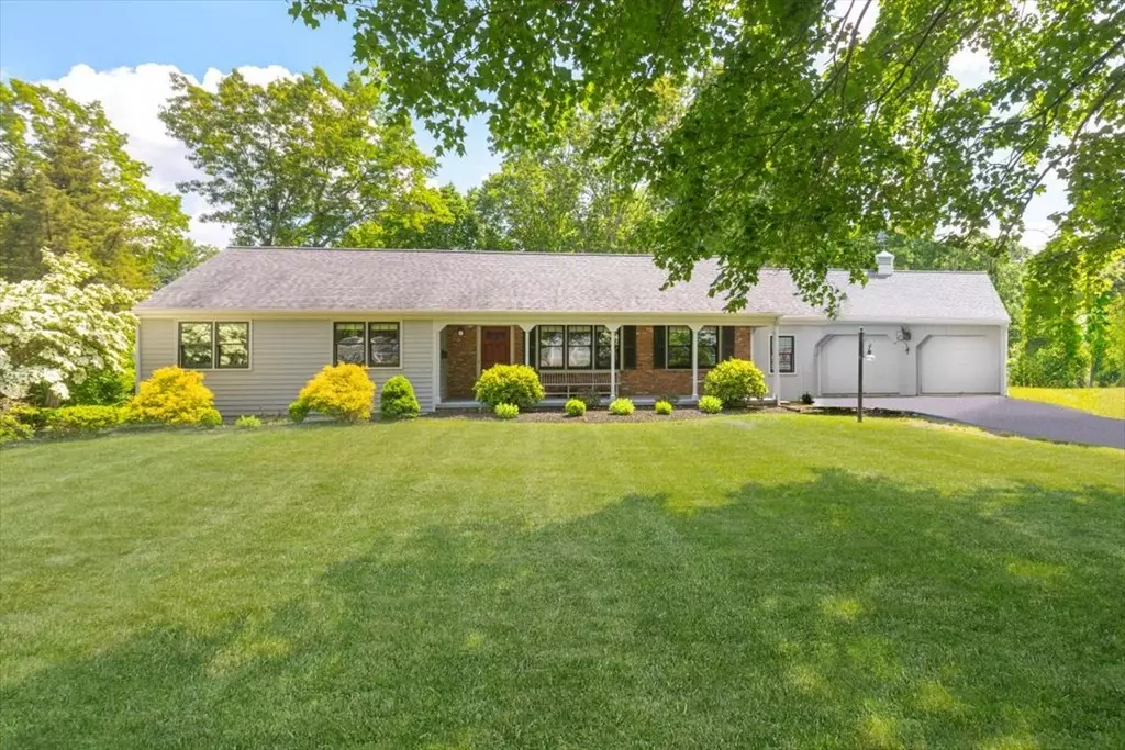 Hingham, MA 02043,9 Craig Lane