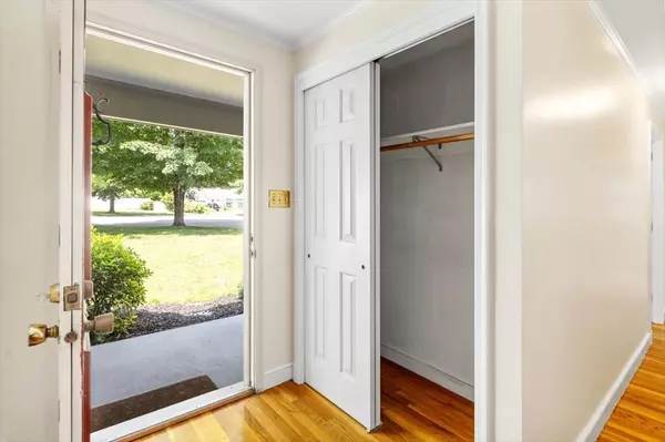 Hingham, MA 02043,9 Craig Lane