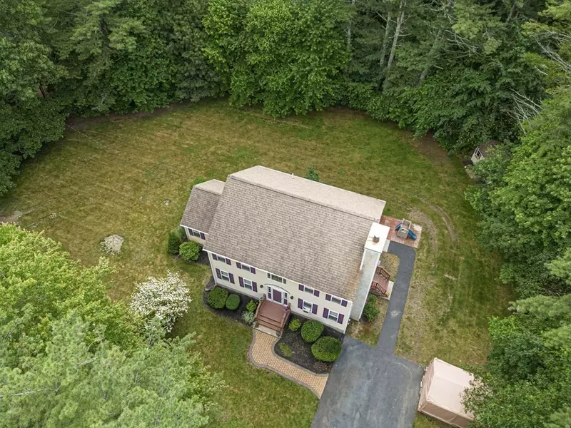 1 Trinity Ln, Lakeville, MA 02347