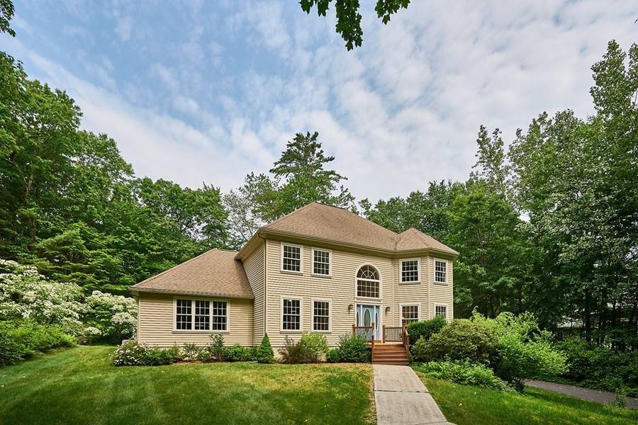 37 Shattuck Road, Hadley, MA 01035