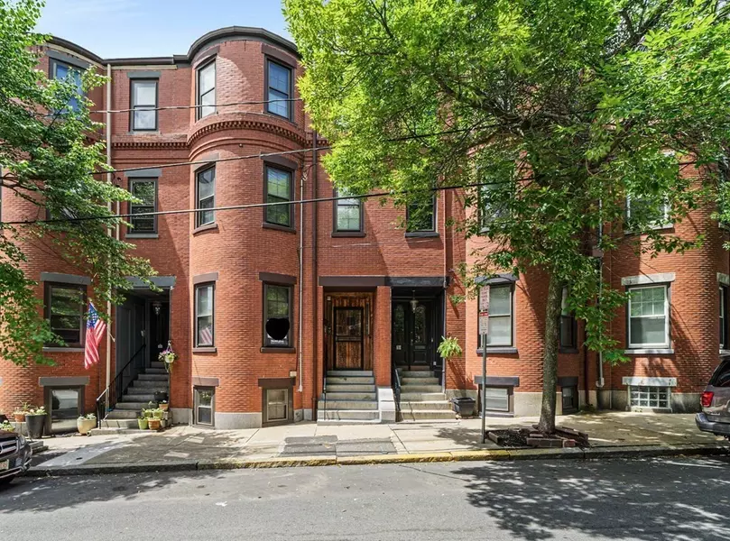 36 Beacon St, Chelsea, MA 02150