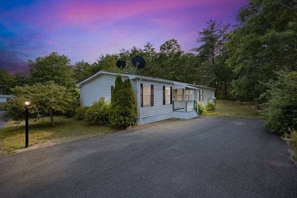 13 Lincoln Circle, Carver, MA 02330