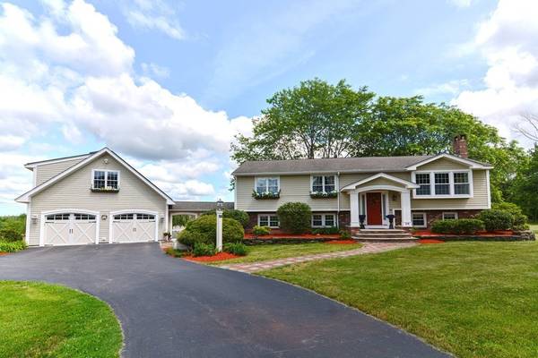 38 Blackstone St, Mendon, MA 01756