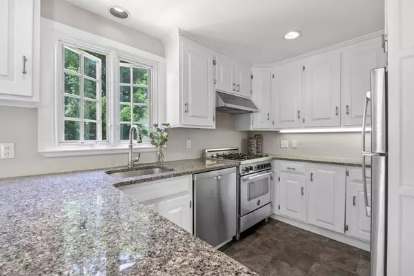 Marblehead, MA 01945,12 Lincoln Avenue