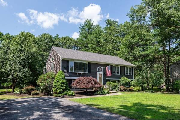 125 Wintergreen Lane,  Taunton,  MA 02780