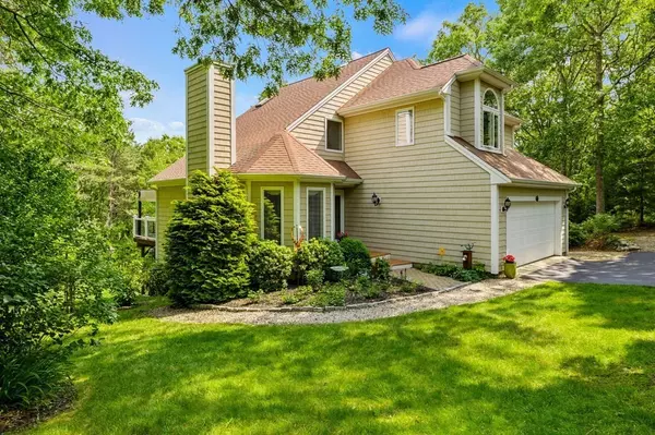 363 Blacksmith Shop Rd, Falmouth, MA 02536