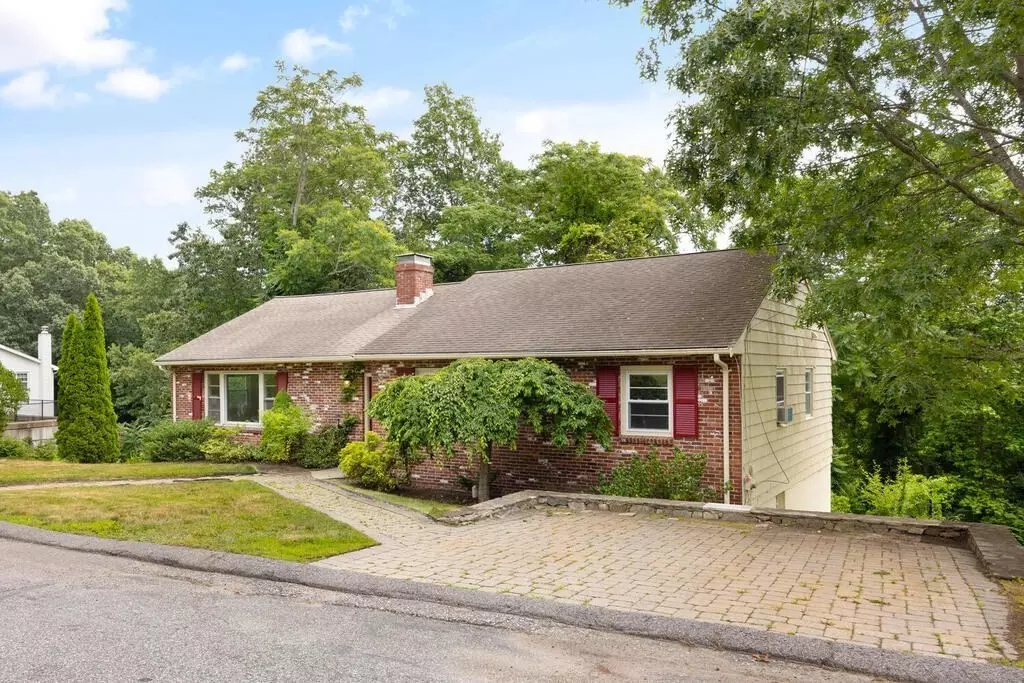 Maynard, MA 01754,7 Riverview Avenue