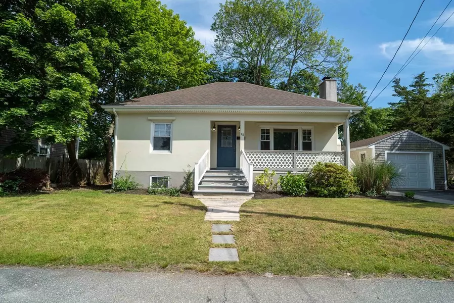 12 Davis Street, Dartmouth, MA 02748