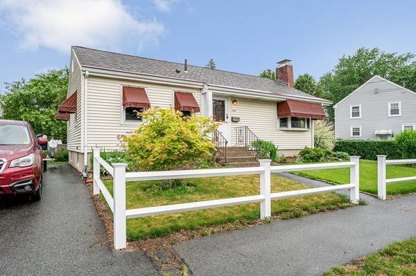 54 Mountain Ave, Norwood, MA 02062