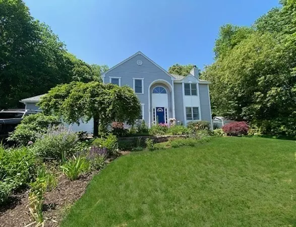 Uxbridge, MA 01569,33 Spinning Wheel