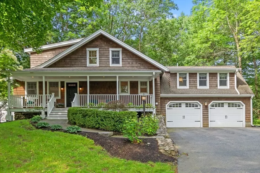 2 Heritage Lane, Lynnfield, MA 01940