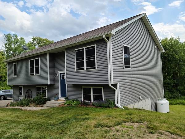 875 West Street, New Braintree, MA 01531