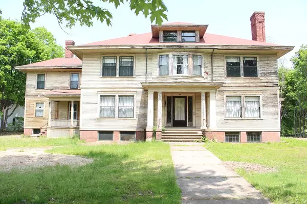 48 Fairfield Avenue, Holyoke, MA 01040