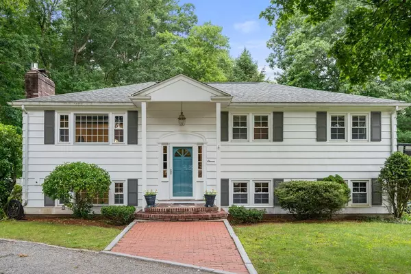 11 Old Coach Rd, Norfolk, MA 02056