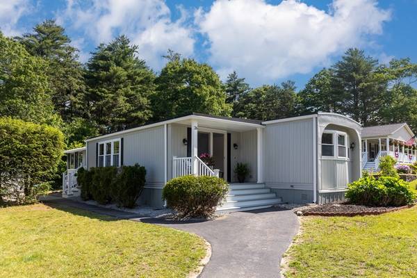 26 Coachmen Terrace, Plymouth, MA 02360