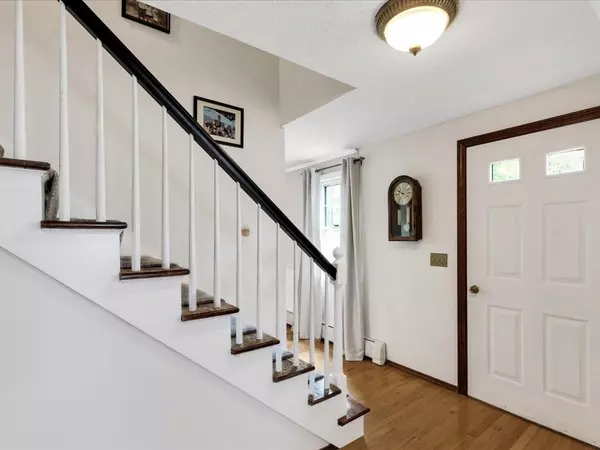 Barnstable, MA 02632,21 Lazarus Lovell Rd