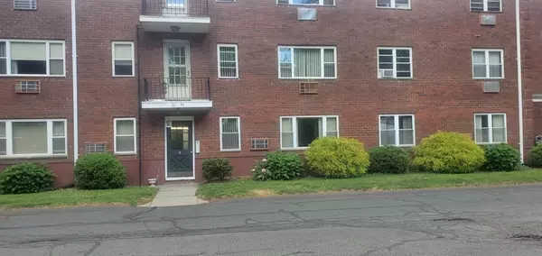 Agawam, MA 01001,35 Regency Park Drive #35