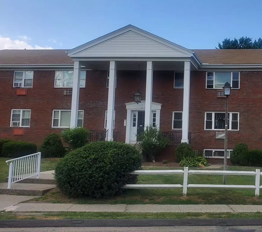 Agawam, MA 01001,35 Regency Park Drive #35