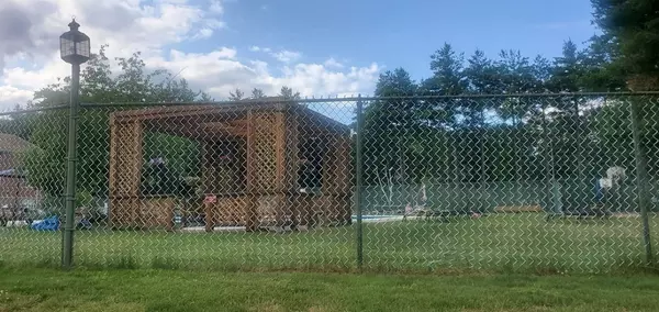 Agawam, MA 01001,35 Regency Park Drive #35