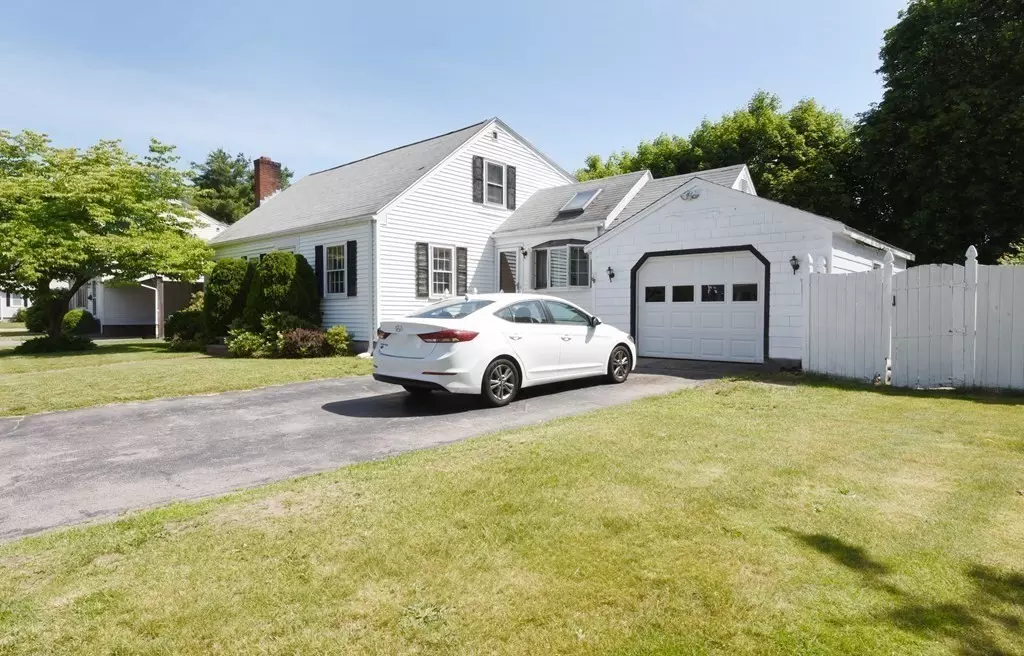 Rockland, MA 02370,74 Moncrief Road