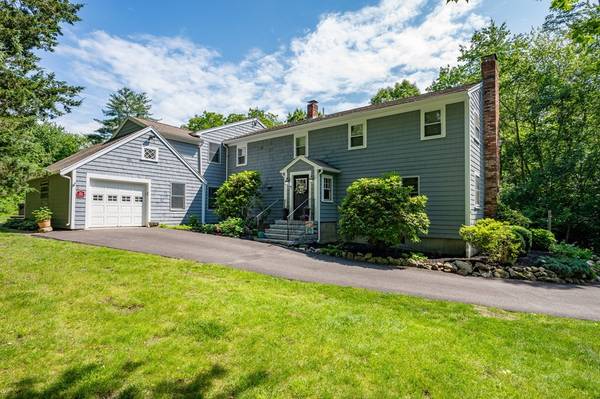 79 North St, Hanover, MA 02339