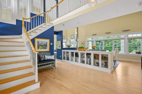 Falmouth, MA 02536,434 Menauhant Rd