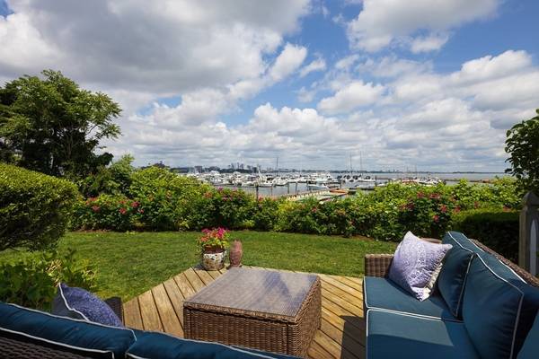 86 Harbourside #86, Quincy, MA 02171