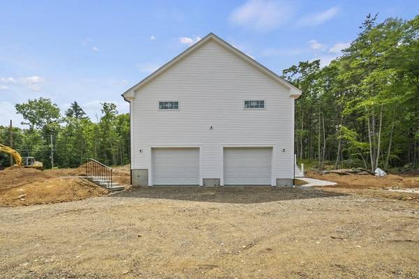 Sturbridge, MA 01566,20 Mashapaug Road