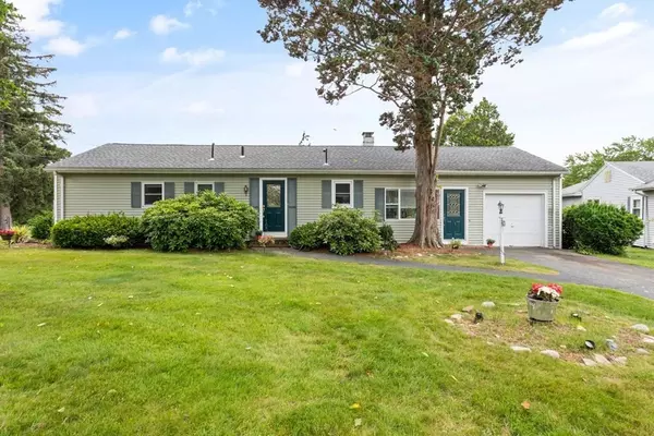 127 Edgewater Drive, Framingham, MA 01702