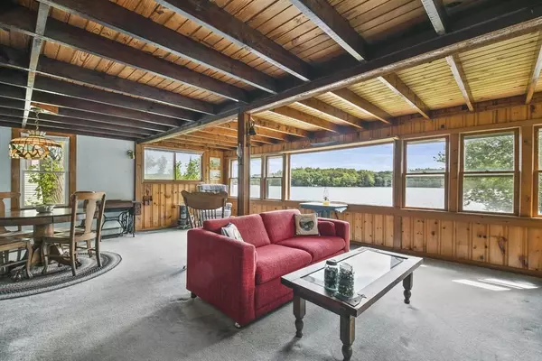 Sutton, MA 01590,19 West Sutton Road