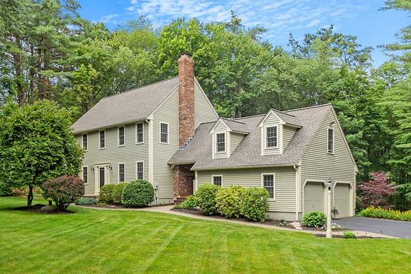 563 Hilltop Rd, Lancaster, MA 01523