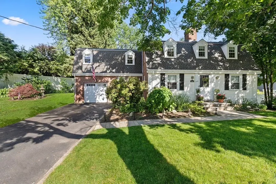 1018 Central Ave, Needham, MA 02492