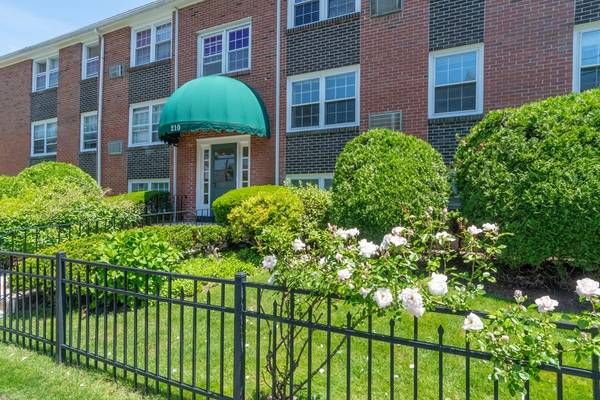 210 Hillside Avenue #25, Needham, MA 02494