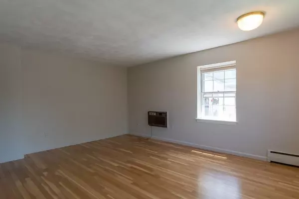 Needham, MA 02494,210 Hillside Avenue #25