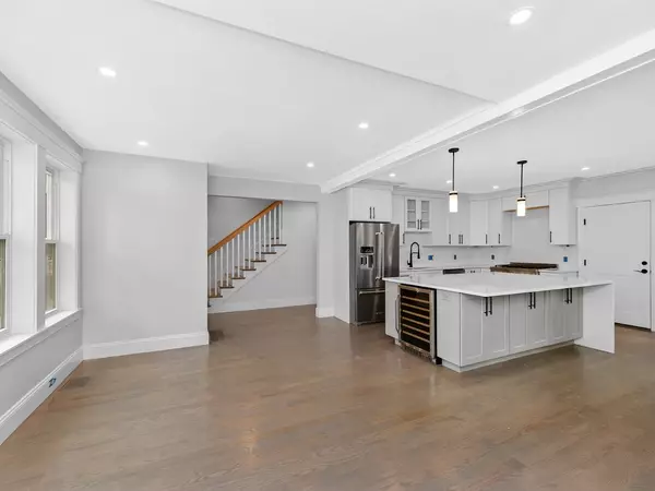 Newton, MA 02459,148 Church St #1