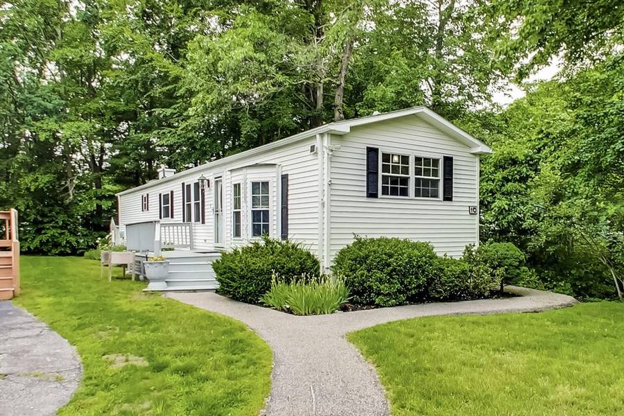 10 Cherry Circle, Rockland, MA 02370