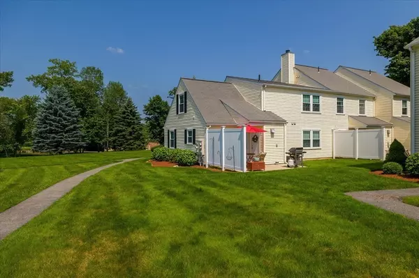 Auburn, MA 01501,2501 Forest Park Drive #61