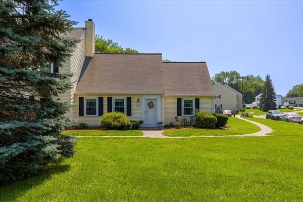 Auburn, MA 01501,2501 Forest Park Drive #61