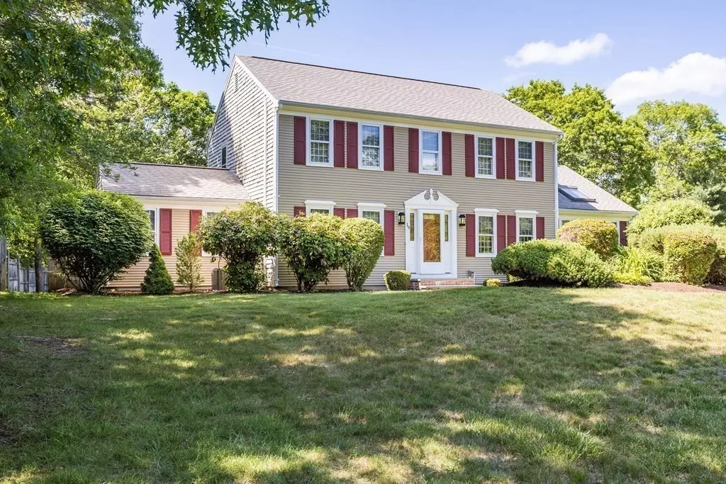 Sandwich, MA 02563,19 Susan Carsley Way