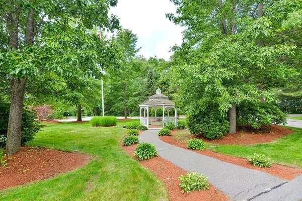 Stow, MA 01775,34 Meeting House Ln #317