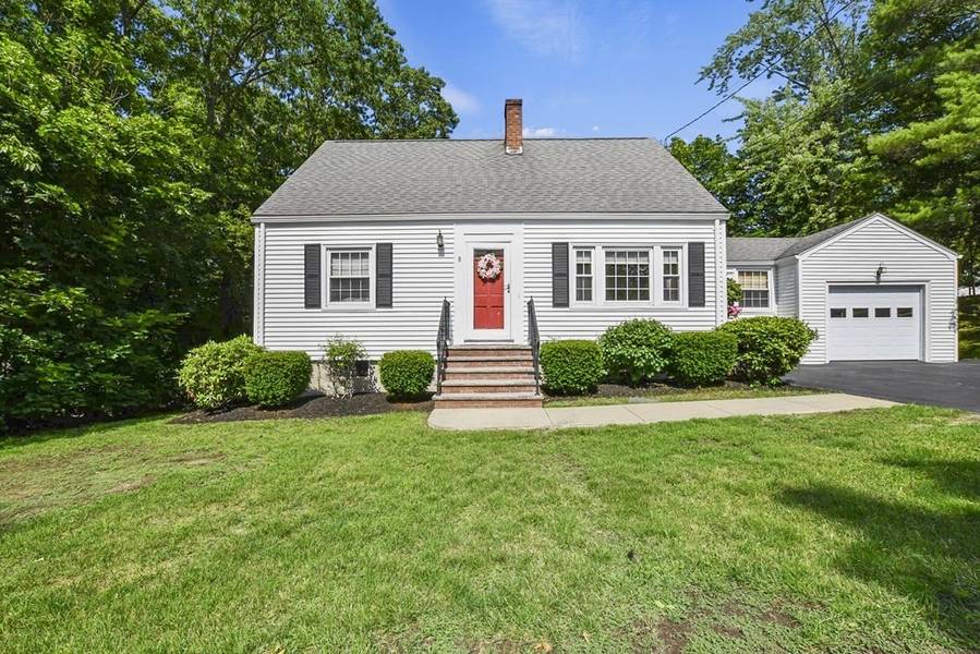 8 Indian Hill Rd, Woburn, MA 01801