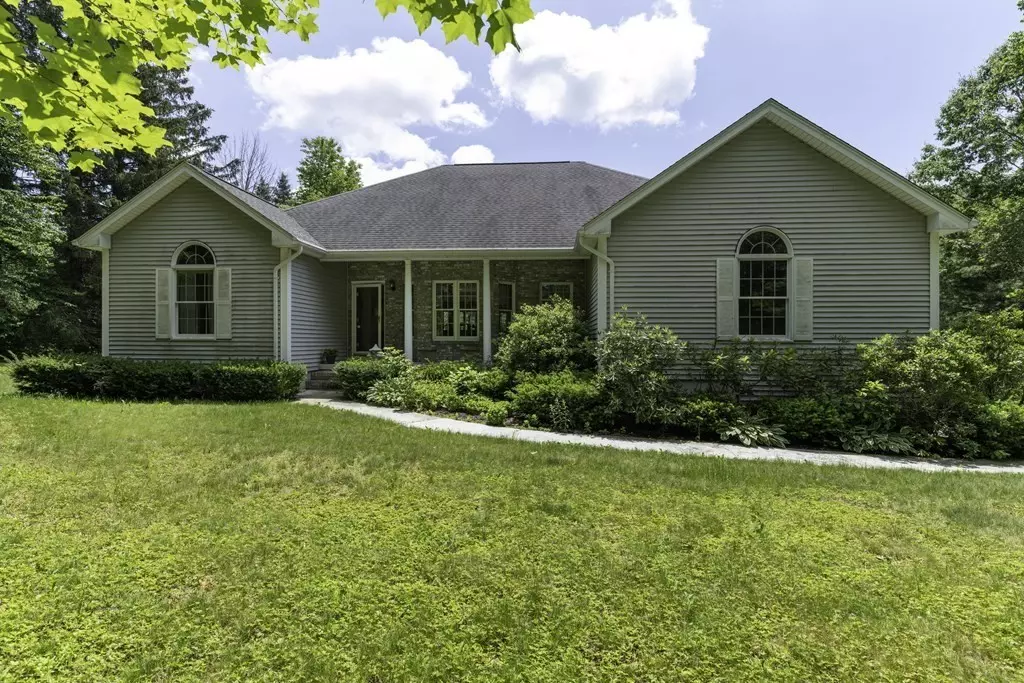 Huntington, MA 01050,4 Sampson Rd