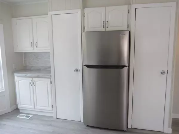 Wareham, MA 02538,3132 Cranberry Hwy #12