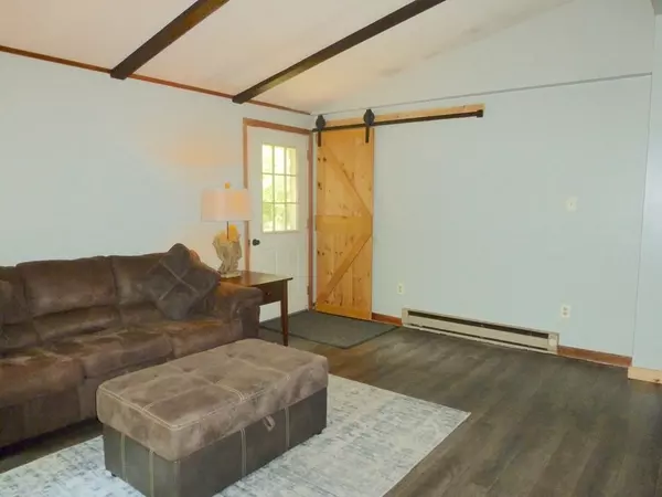 Oakham, MA 01068,248 Scott Rd